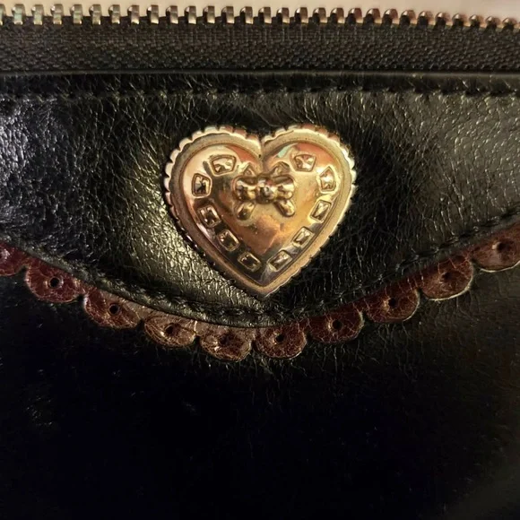 Black Heart-Accent Zip Wallet - Women Bags - Picture 4 of 5